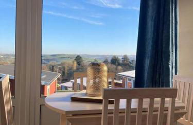 Caban Croeso-The Welcome Cabin, Holiday let, near Mansion House Llansteffan - Photo 9