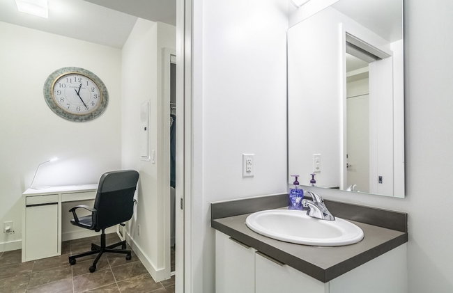 AOC Suites 2 Bedroom Condo, City CN Tower View - Foto 32