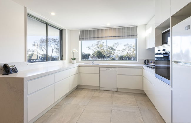 Bay Royal Apartments - Photo 37