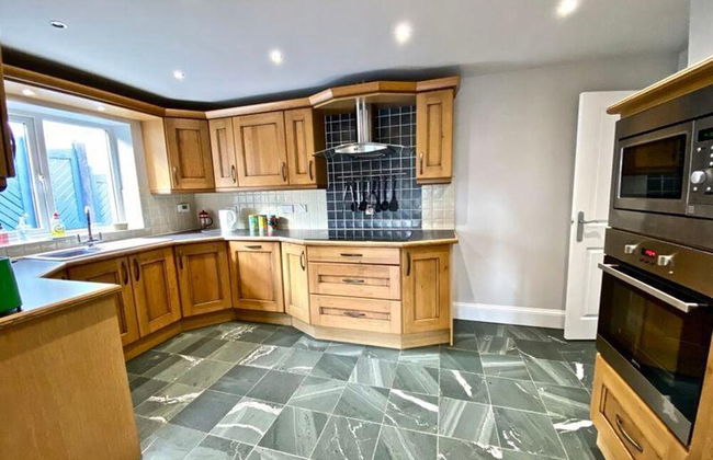 Detached Lakeland Cottage With Private hot tub - Foto 7