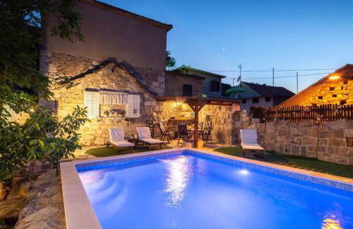 Holiday House near Split with heated pool - Photo 11