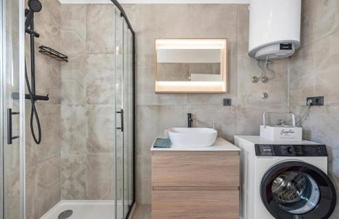 Gorgeous Home In Danilo With Wifi - Photo 31