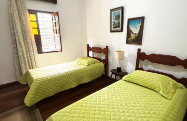 Charming Colonial Countryside Home with Wifi - Foto 15