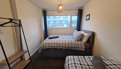 6 bed, sleeps 8, 1 Mile from New Cross Hospital, 10 mins from M6 Jct 10 & M54 Jct 1 - Foto 5