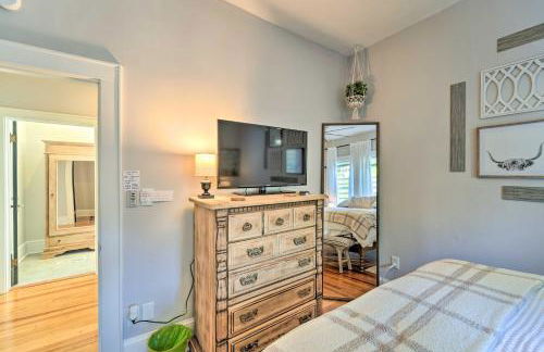 Modern, Sun-Lit Retreat with Fire Pit and Yard! - Foto 21