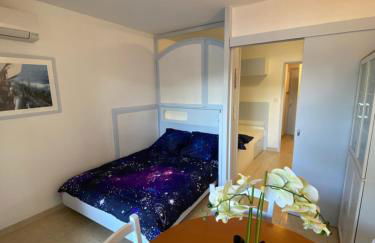 Joli studio climatisé au Port de Hyères - Proche Plages et Commerces - Linge de maison fourni - Foto 12