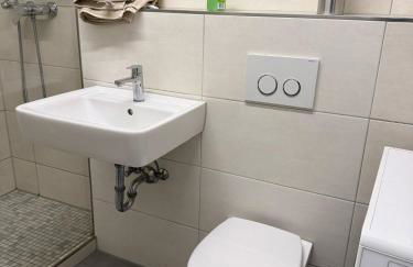 Monteurwohnung bei Köln,Düsseldorf WLAN, Parkplatz, Küche, Handtücher - Foto 9