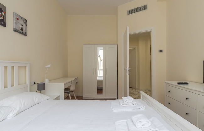 JOIVY Modern 2bed flat with balcony, 250m from M5 Foppa and M2 Sant'Agostino - Photo 4