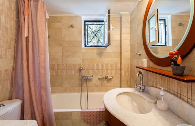 Verga Majestic Sunsets - Elegant Chic Retreat - Photo 34