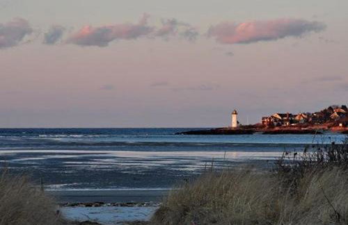 Elegant Gloucester Beach Getaway with Ocean Views! - Foto 36