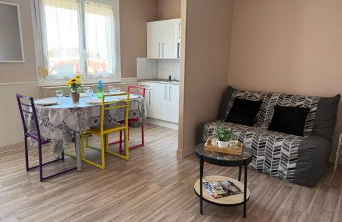 2 logements séparés 2 et 5 couchages au Rez-de-Chaussée à Chambretaud, 5 min Puy du Fou - Photo 4