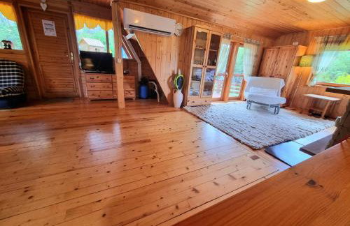 Chatka Baby Jagi - Domek z balią i kominkiem w lesie pośród jezior - Foto 23