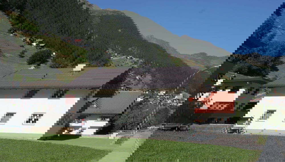 Large Holiday Apartment With Large Balcony in Kappl - Foto 1, Imagen principal