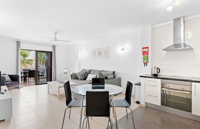 Paloma Beach Apartments - Photo 3