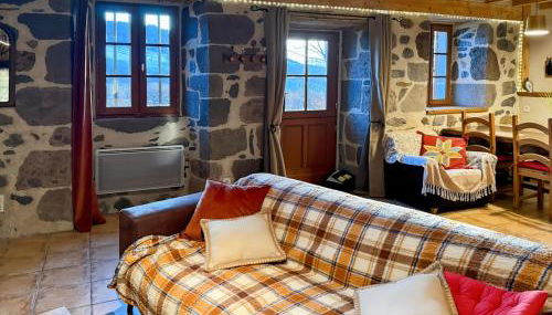 Le refuge de la vallée - 4 à 6 pers - proche de Salers - Foto 3