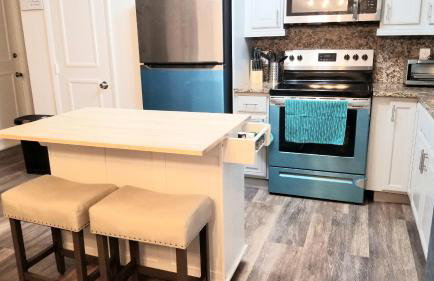 Whole House+Renovated+Pool+Lanai+BBQ+Close to All - Foto 23