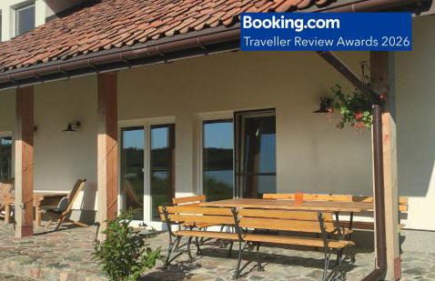 Jeziorosfera. Stodoła przy wodzie. - Foto 1