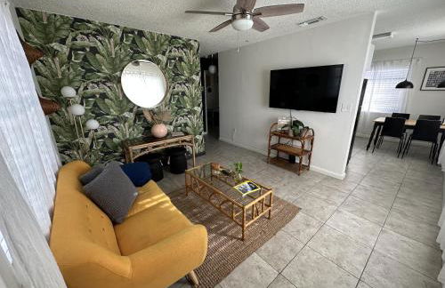 Miami's Cozy Tropical Getaway - Photo 5