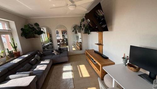 Stilvolle Wohnung mit Parkplatz - Foto 1