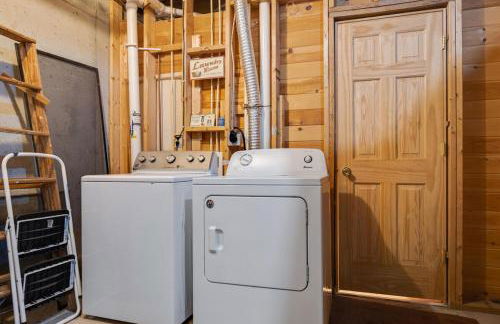 Boujee Bear Lodge - A Peaceful Cabin in the Woods - Photo 25