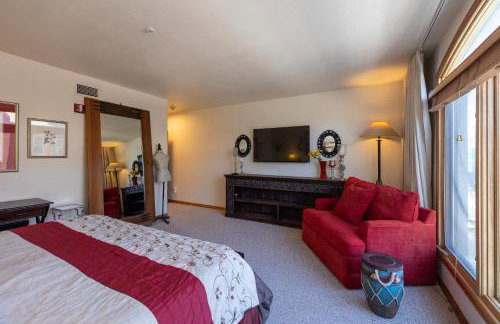 Ski in Ski out Main Street Balcony Hot Tub - Photo 24