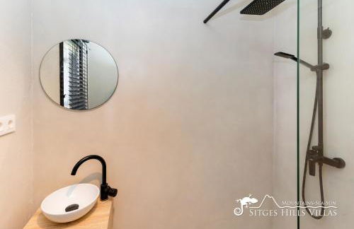 Villa Caliza in Cunit with Private Pool and large garden - air conditioning in bedroom - Photo 30