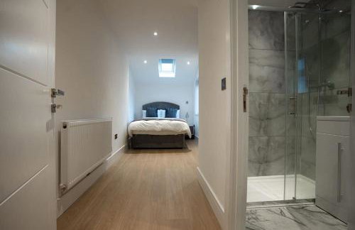 Luxury 6 Bed near city centre with Cinema Room & games room plus 5 bathrooms - Foto 16