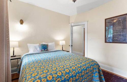 3BR Home Large Kitchen Mins To DwnTwn - Photo 27