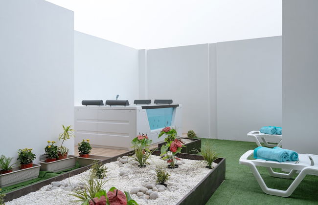 GLOBALSTAY. Modern 2BR Penthouse. Outdoor Jacuzzi, BBQ - Photo 15