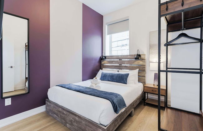 Elegant Suite—Near Kensington Market, Sleeps 8 - Foto 8