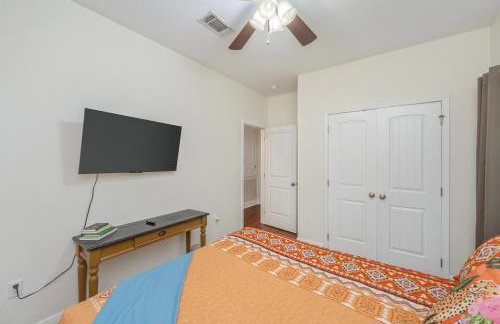 Cozy Retreat with Patio, Big Kitchen and Fishing Nearby - Foto 23