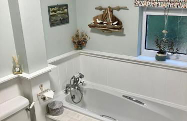 Cosy Karibu cottage with stunning canal views - Foto 2