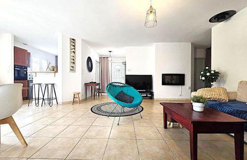 Le Parc Jean Édouard - Spa avec jacuzzi privé - Superbe villa 4 chambres - 9 couchages - 6 lits - Cheminée électrique - Parking - Climatisation réversible- Terrasse ombragée et grand jardin - Foto 32