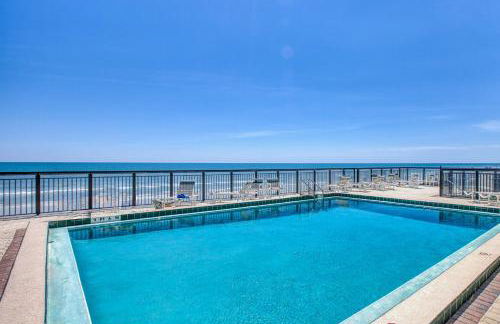 Beachfront with a pool at Ocean Trillium Condo ~ 101 - Foto 20