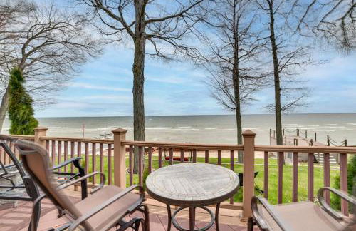 Waterfront Lake Huron Home - Private Beach! - Foto 3
