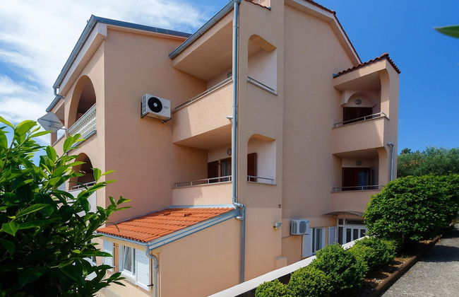 Comfortable and Sunny Krk Apartment - Photo 12