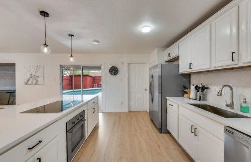 Cozy 5BR Pool House with Hot Tub Near The Lake - Foto 26