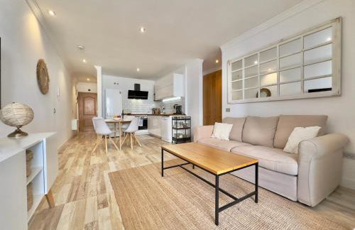 Casa Elsa with Free Parking - Photo 9