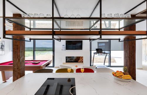 Luxury Spa Villa w Heated Pool, Jacuzzi & Sauna - Photo 25