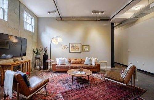 Modern City Loft Downtown Lynchburg VA LYH HUGE - Foto 16