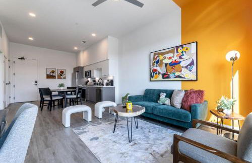 Modern Living, Stunning city views, 1Mile to Dodger Stadium - Photo 31