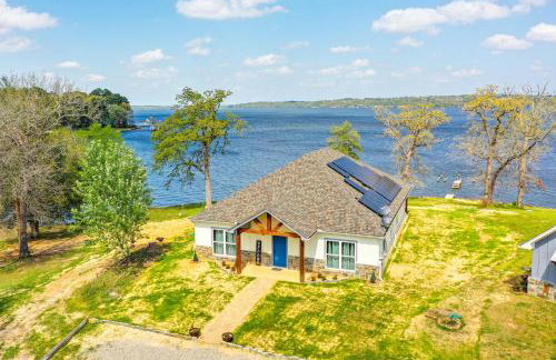 Lake Palestine Vacation Rental - Steps to Water! - Foto 1
