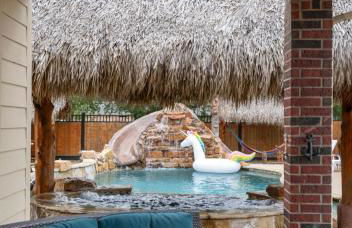 Tropical Escape Pool Jacuzzi Bar in Alvin TX - Photo 57