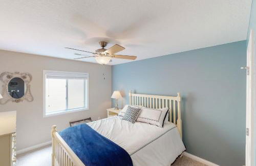 Family Lake Escape Sleeps 12 Shared Pool Dock - Foto 2