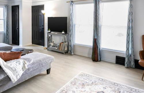 Euclid Near Lake Erie Cleveland king bed - Foto 11