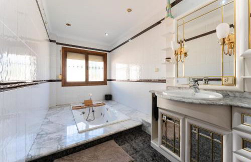 Villa con piscina en Churriana - Photo 11