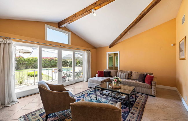 Dandelion by Avantstay Pool, 0.2mi to Downtown! - Foto 8