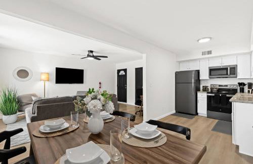 Stylish 1BR Upper Flat in the Heart of Royal Oak - Photo 17