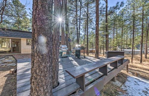 Ruidoso Getaway with Deck - 16 Mi to Ski Apache - Foto 1