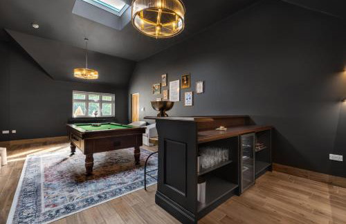 Merry Lakes - Luxury Lakeside Escape with Pool - Just 30 Minutes from London - Foto 25